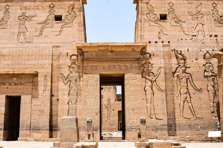 ancient egyptian god statues